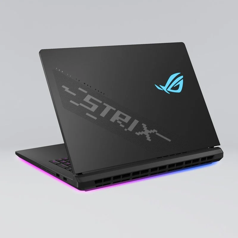 ASUS ROG Strix SCAR 18 — view 2